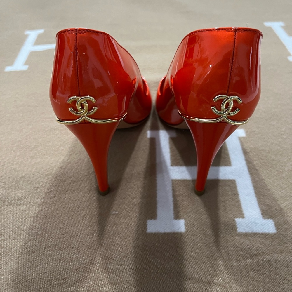 Authentic chanel peep toe pumps size 38